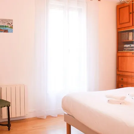 Renovated 2-bedroom *